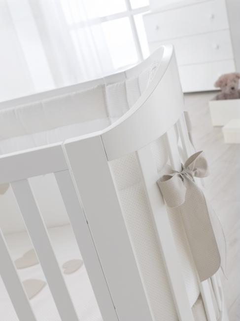 Кроватка Erbesi Ariel Ovale (Ариэль) белый (white) матрас в комплекте Кроватка Erbesi Ariel Ovale (Ариэль) белый (white) матрас в комплекте